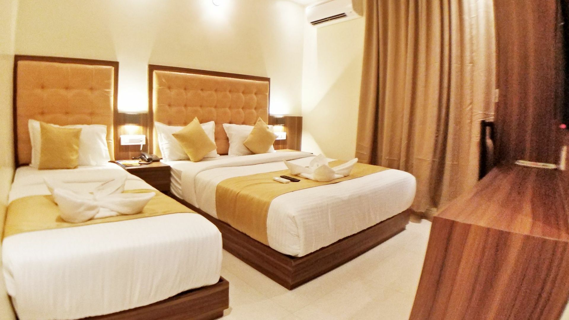Emerald Hotel 3*