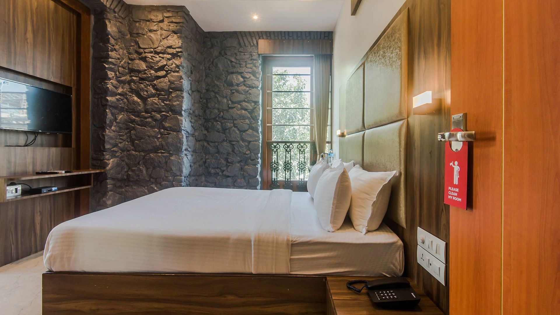 Sea Grand, Colaba 2*