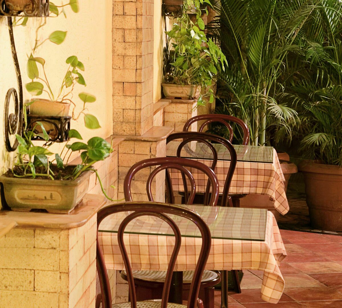 Hotel Lucky Near Bkc Hotel
