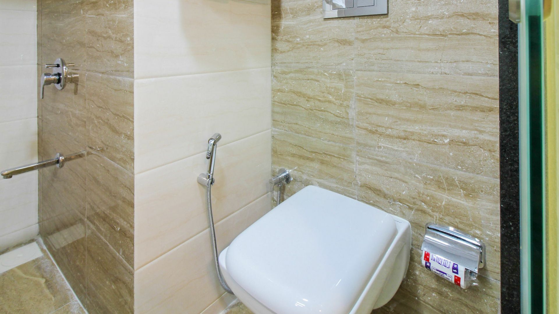 Fabhotel Embassy Park Hotel