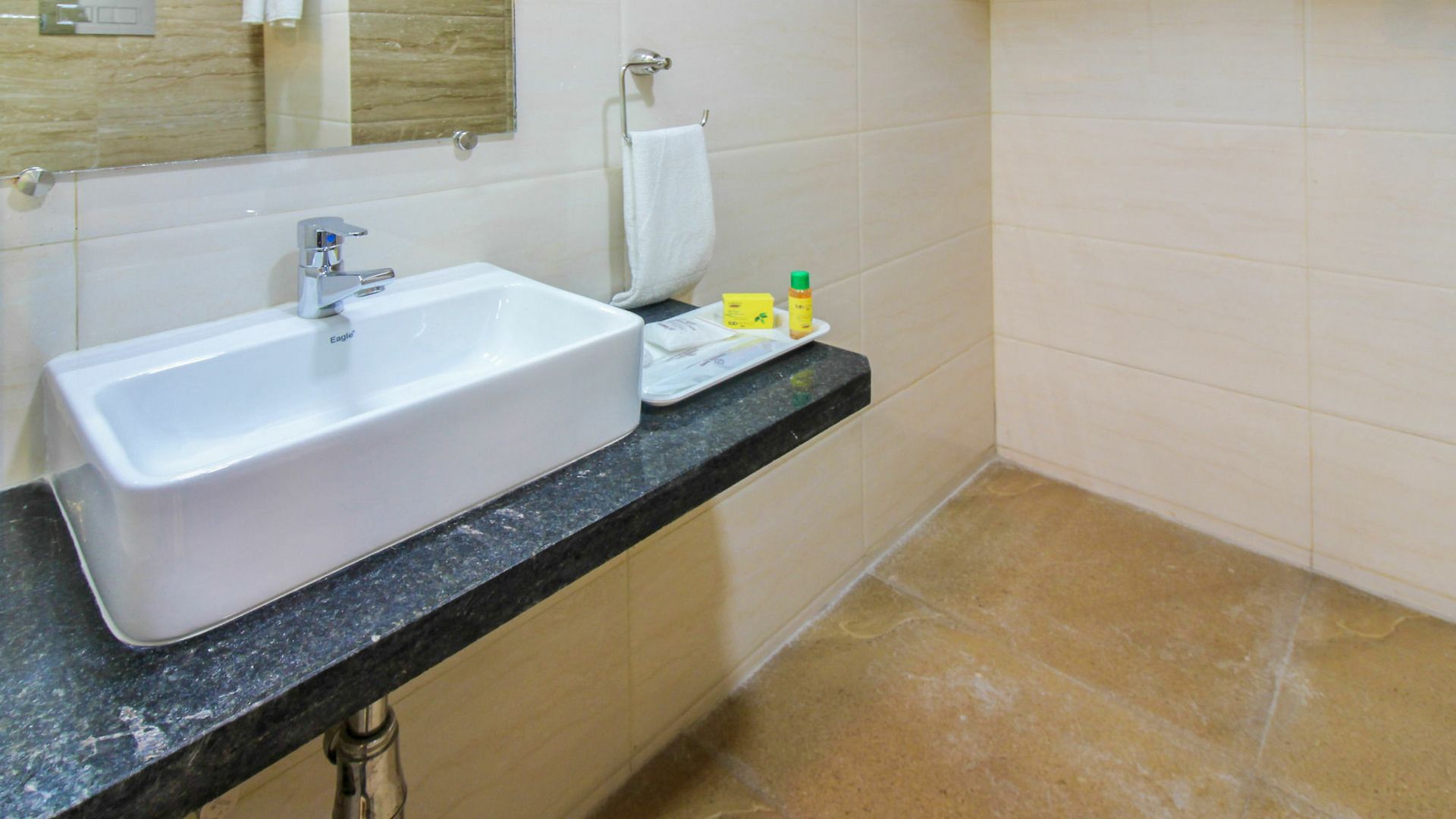 Fabhotel Embassy Park Hotel 3*