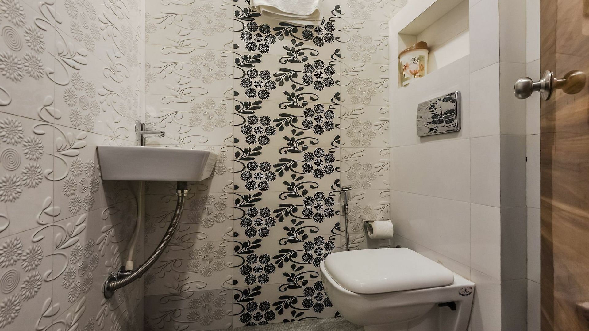 Capital O Pearl Near Us Embassy 3* Mumbai
