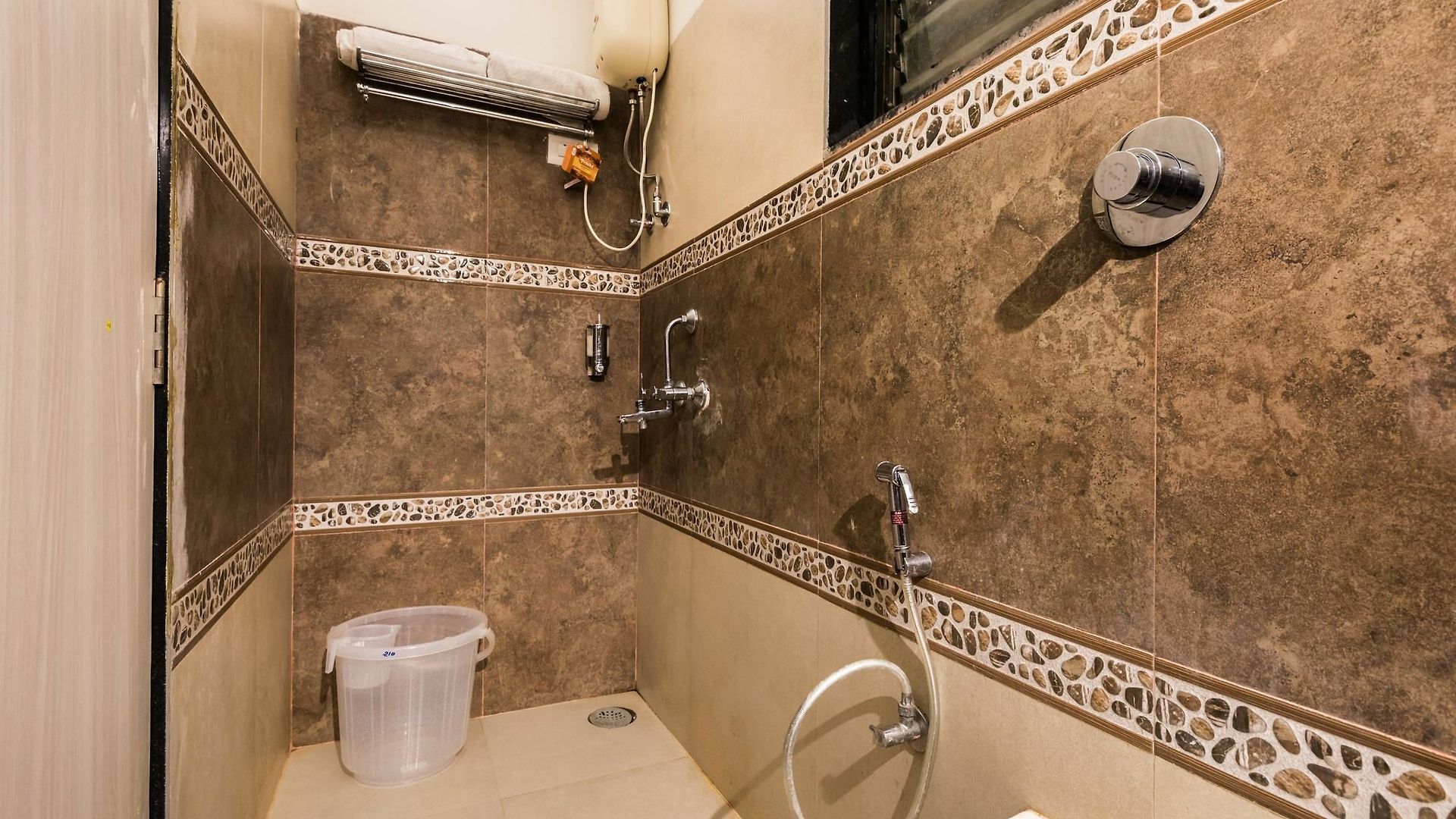 Hotel O Blue Pearl Residency Near Chhatrapati Shivaji International Airport