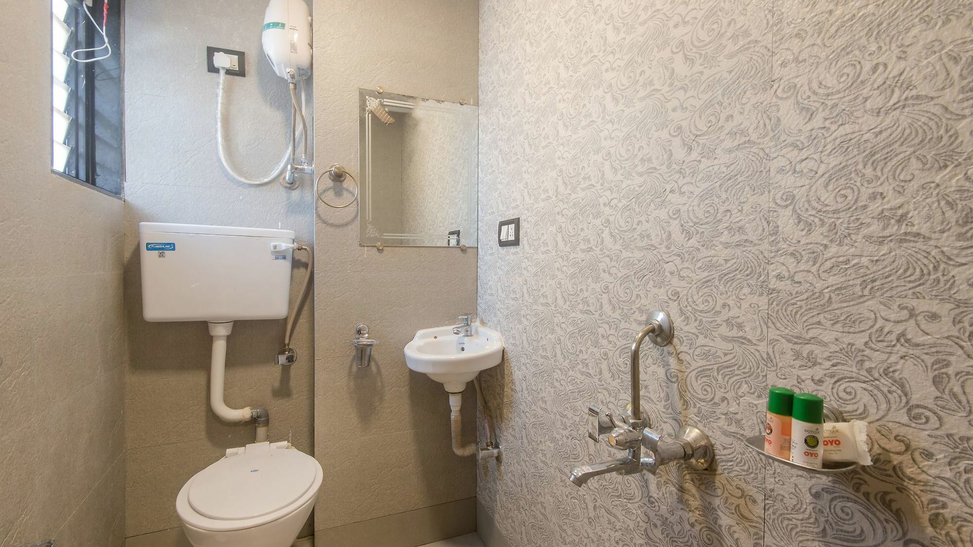 Hotel Oyo 9748 Girgaon Palace