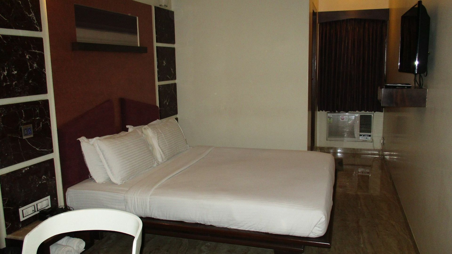 Sapna Hotel Mumbai