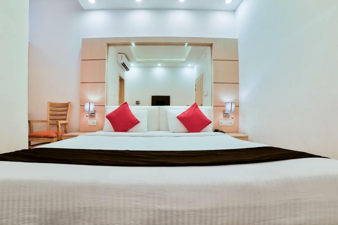 Anroute Stays - Airport Road 4* Mumbai