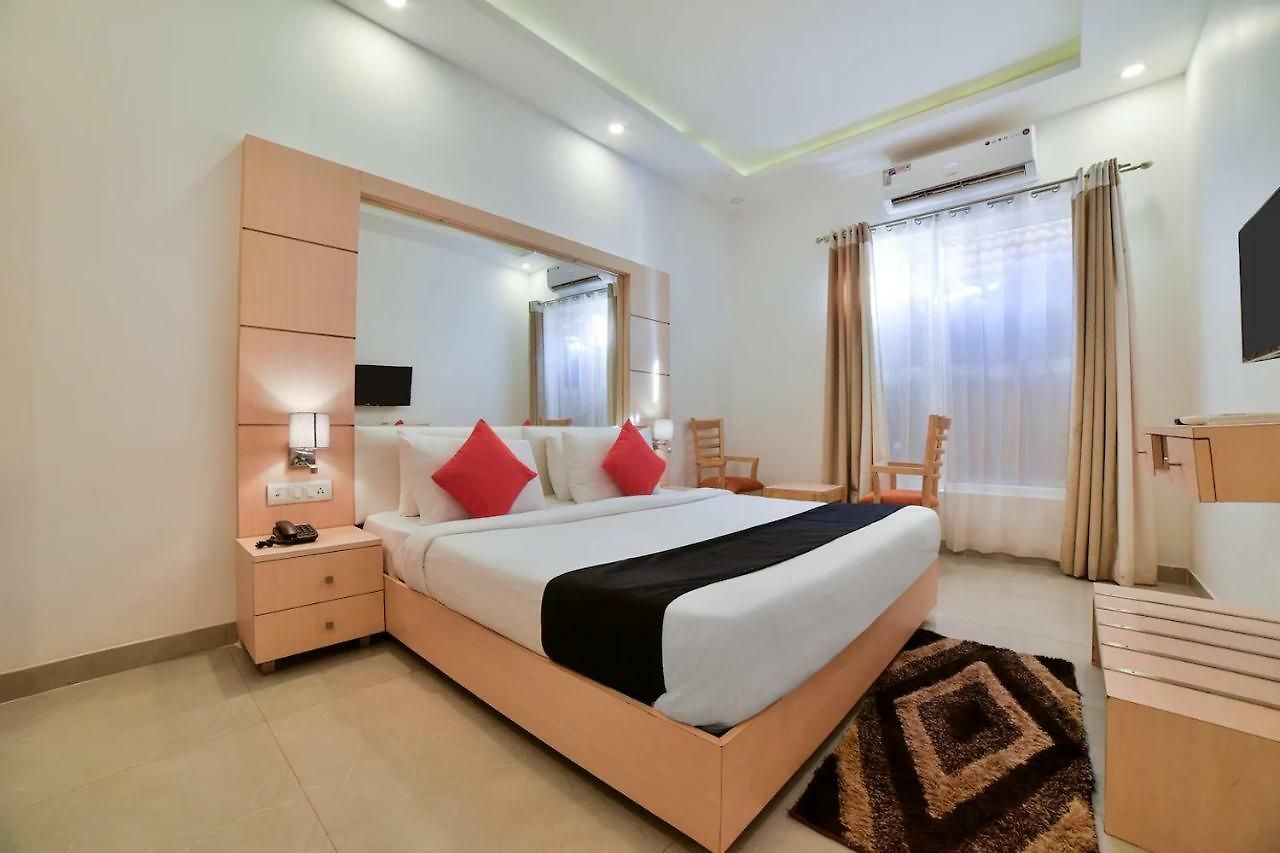Hotel Anroute Stays - Airport Road 4*