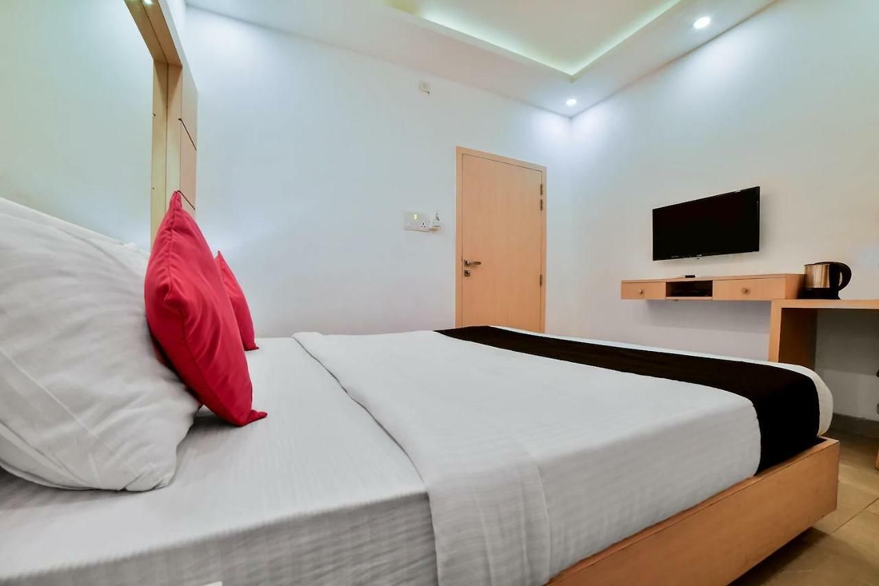 Hotel Anroute Stays - Airport Road 4*