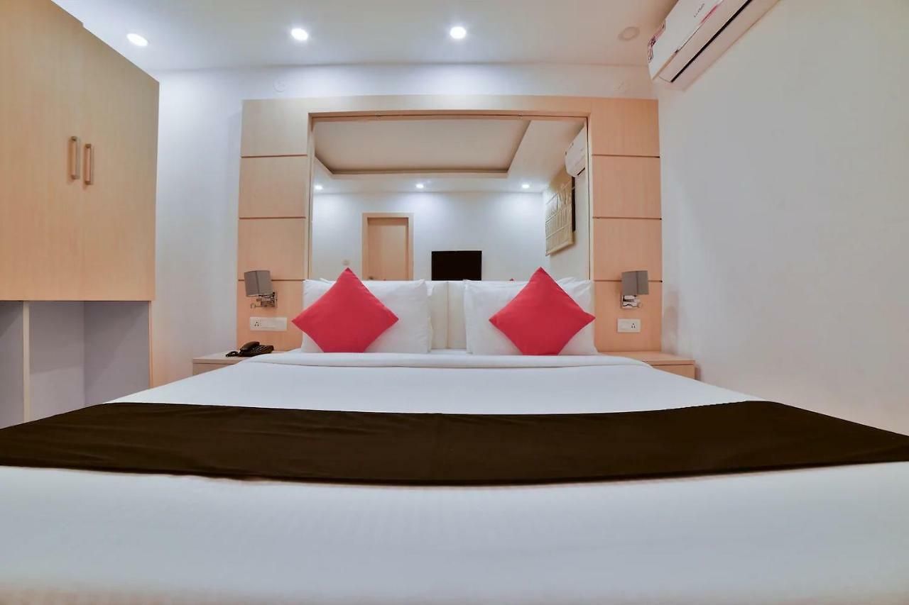 Anroute Stays - Airport Road 4* Mumbai