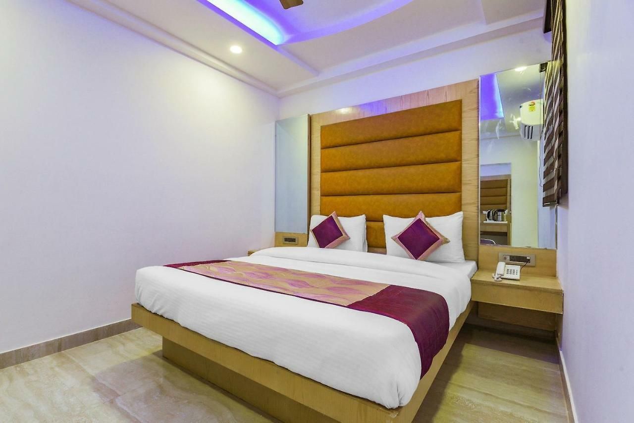 Anroute Stays - Airport Road Hotel