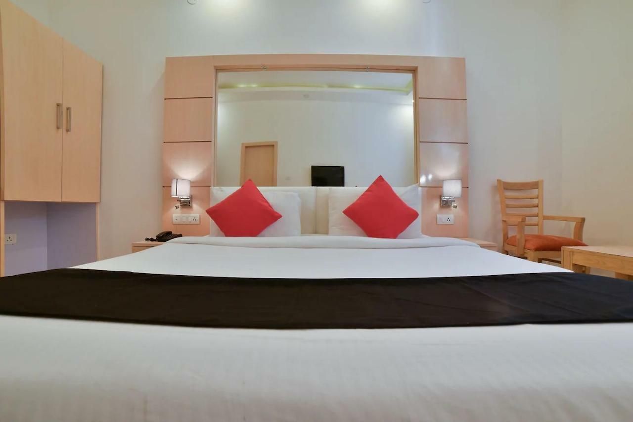 Anroute Stays - Airport Road Hotel 4*