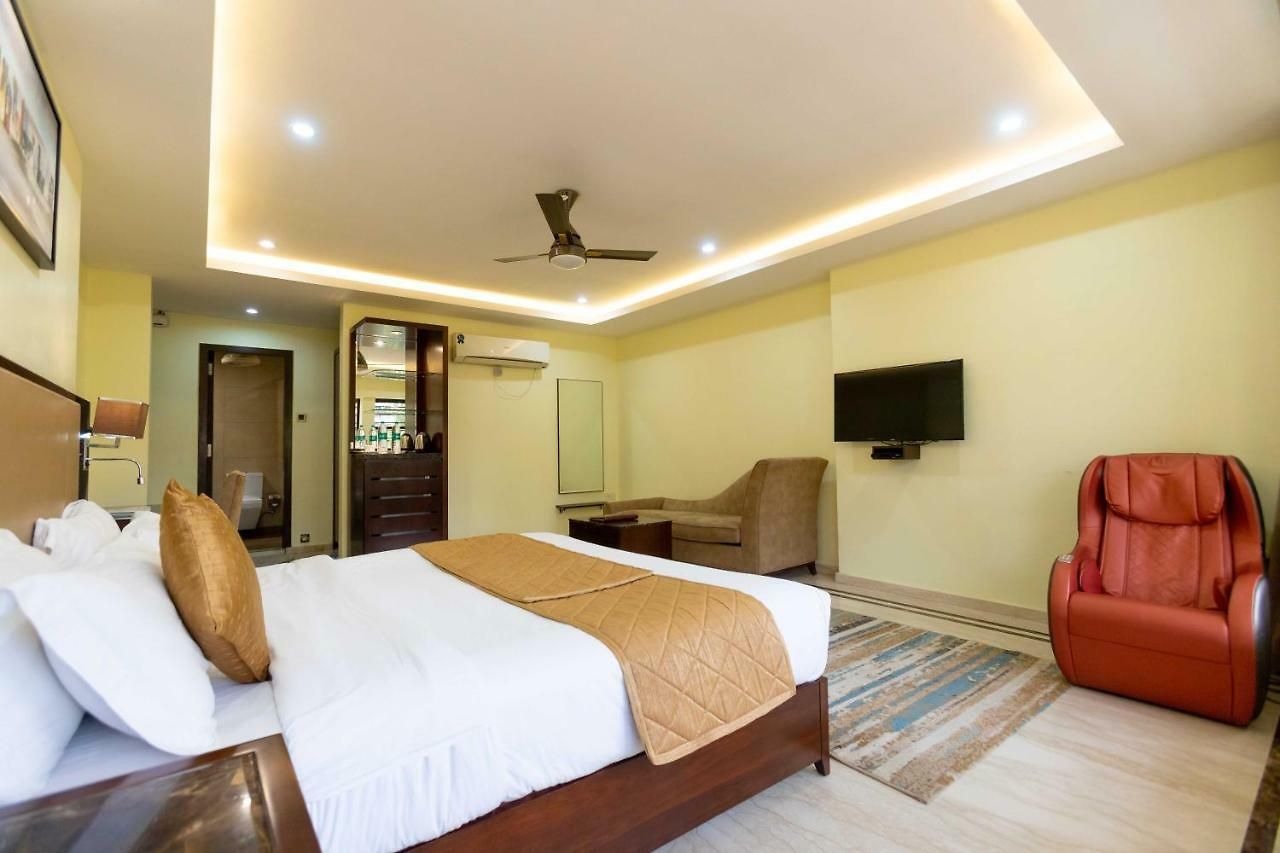 Godwin - Colaba Hotel