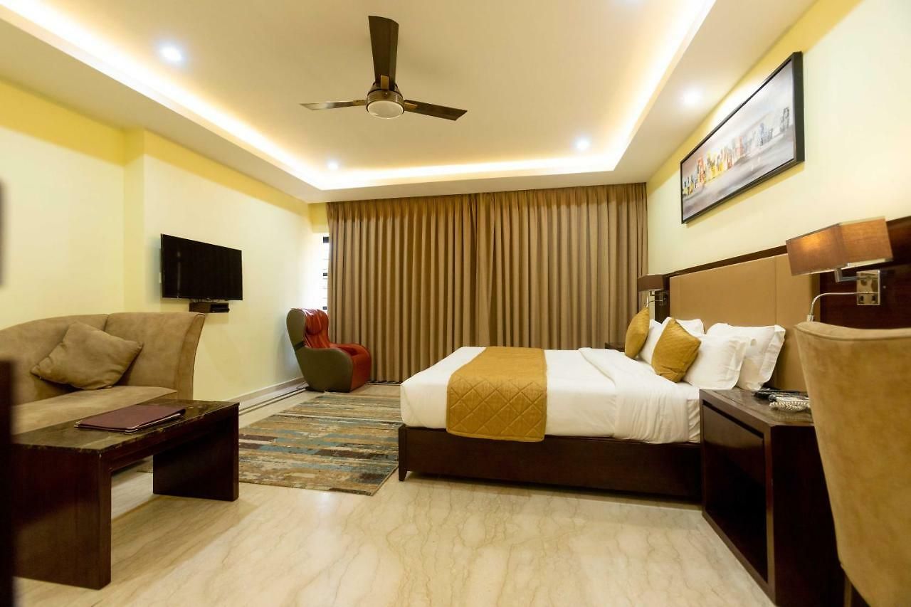 Godwin - Colaba 3*