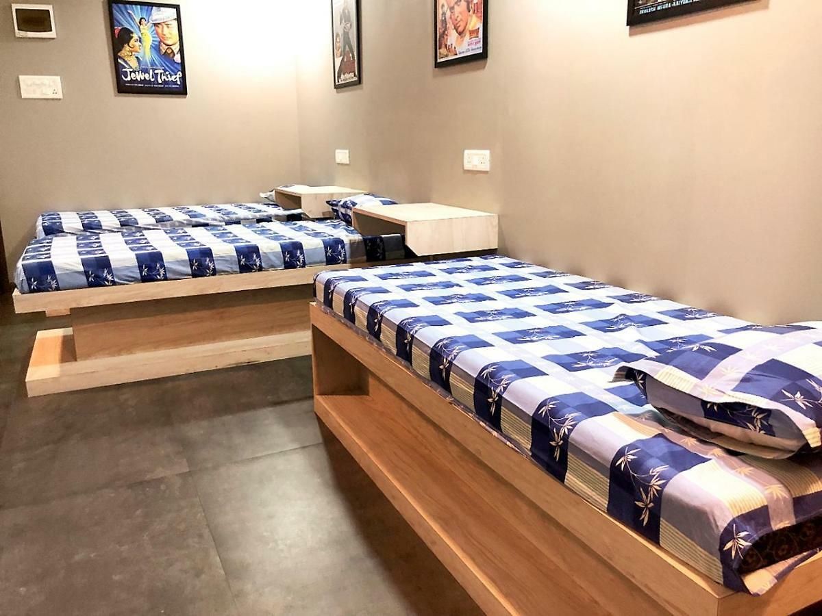 Pancharatna Residency Hostel *