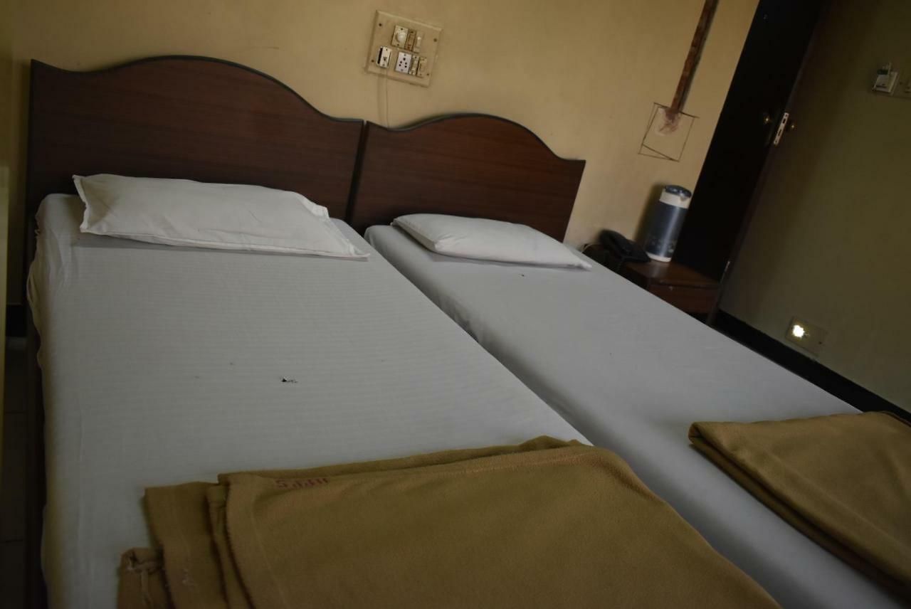 Hotel Popular Palace Mumbai