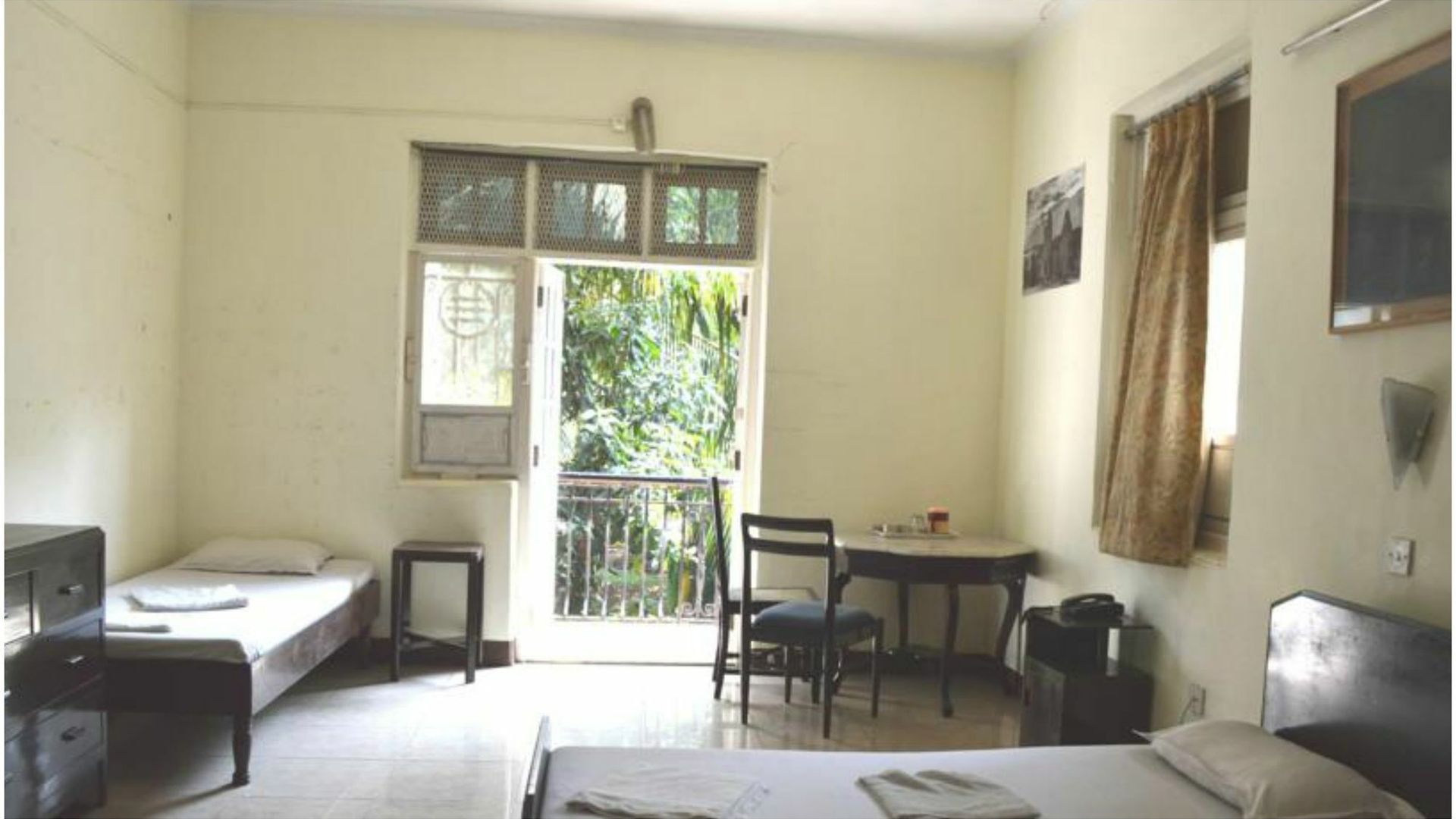 Bentleys Hotel Mumbai