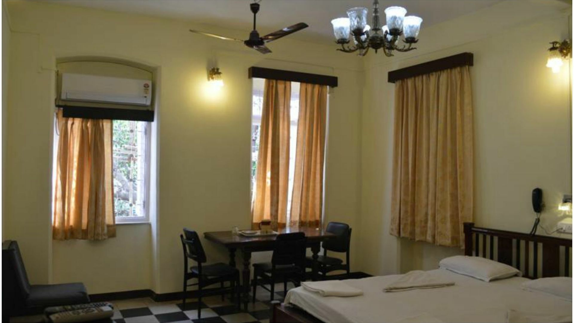 Bentleys Hotel Bed & Breakfast