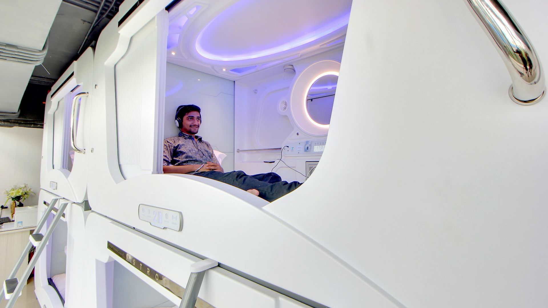Astropods Airport, Mumbai. Guest house