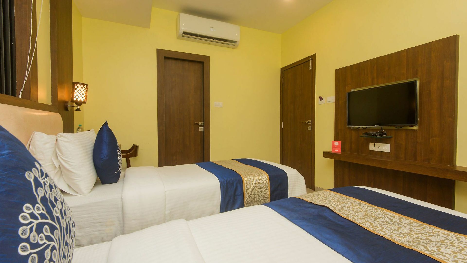 Hotel Oyo 9187 Adlon International