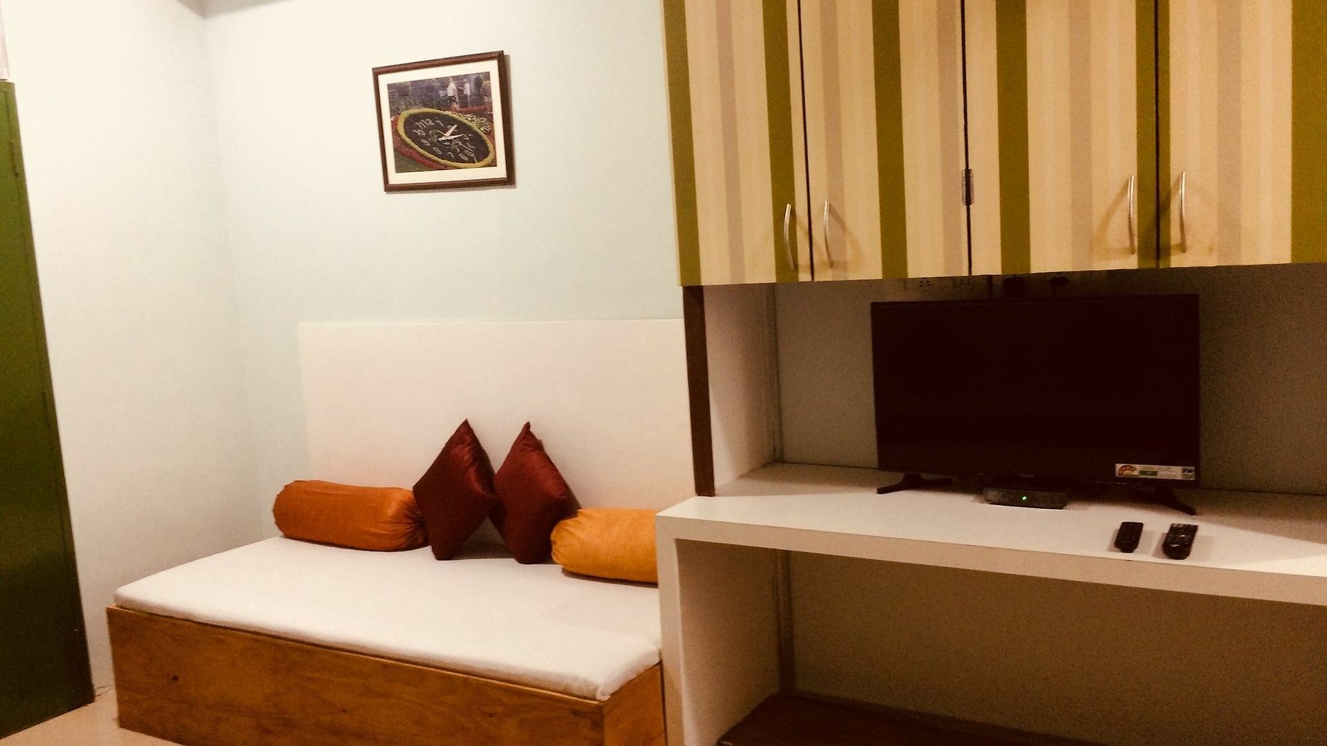 Shubham Parle Hotel