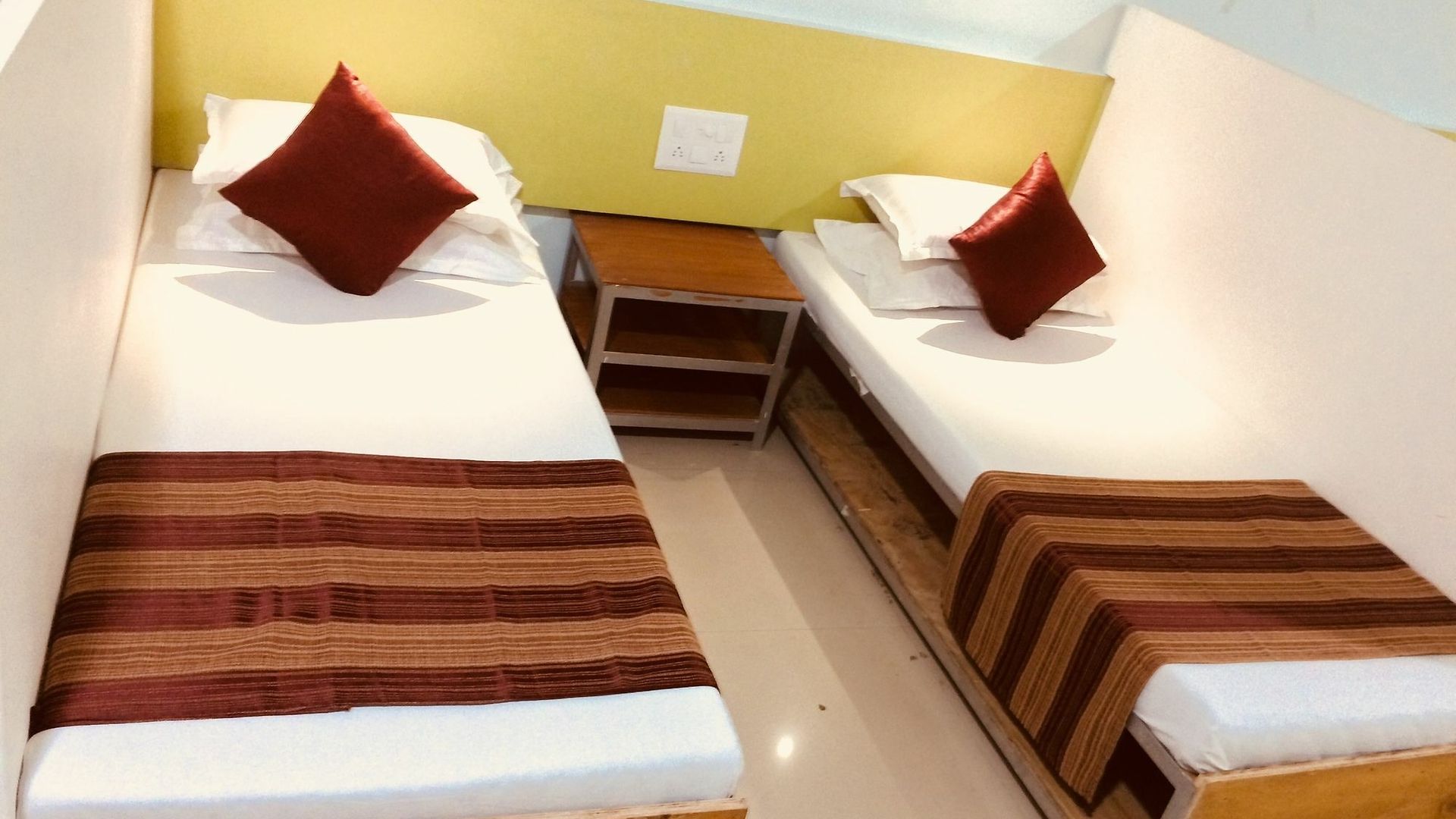 Hotel Shubham Parle Mumbai