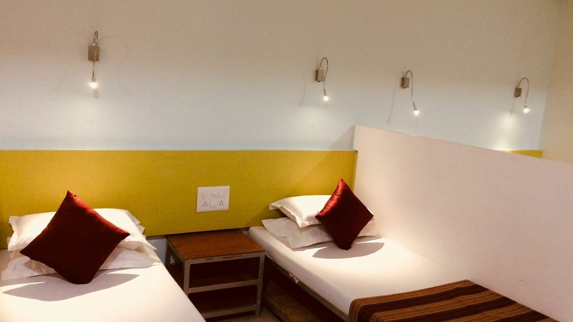Shubham Parle Hotel Mumbai