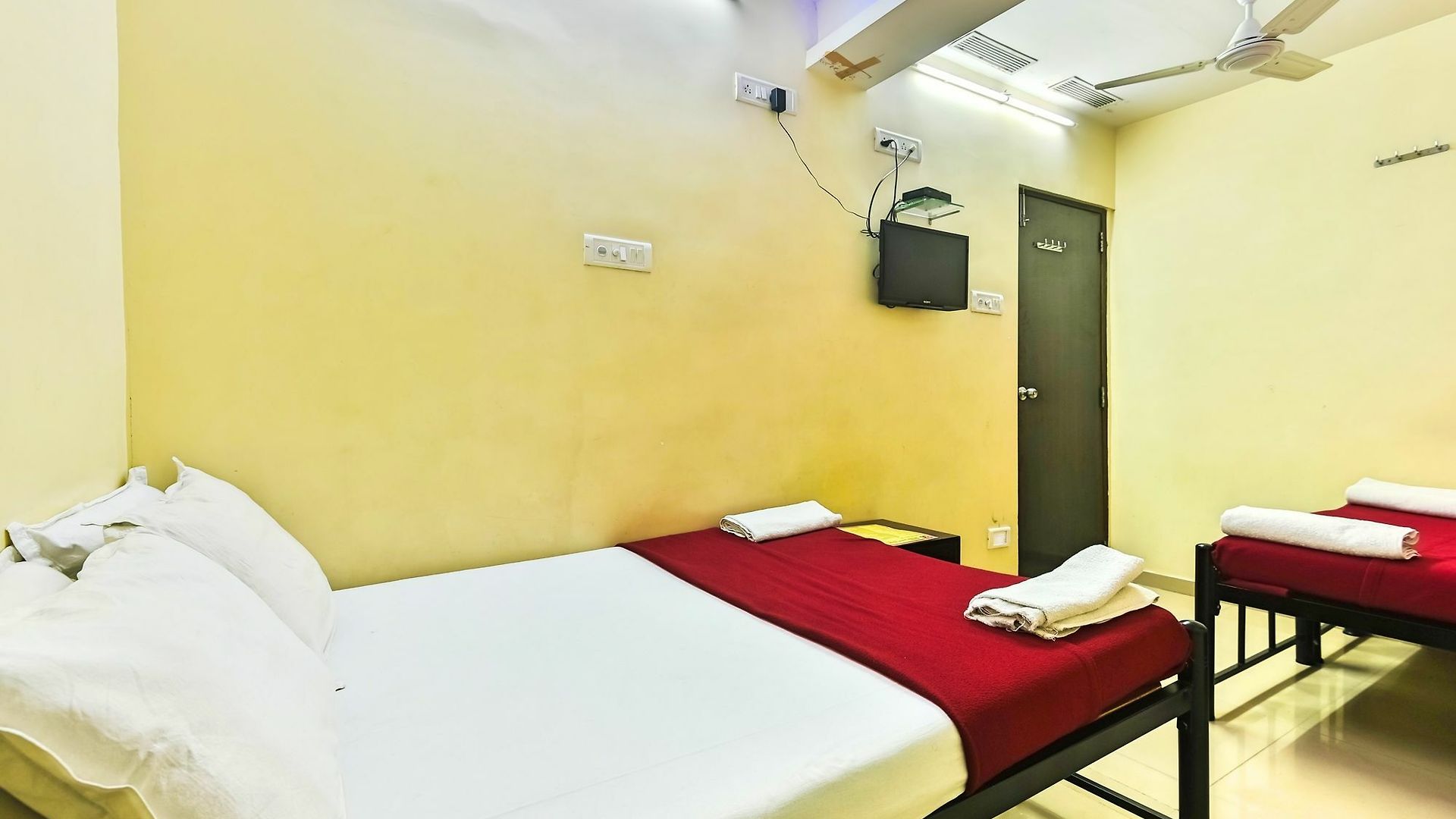 Decent Inn 2*