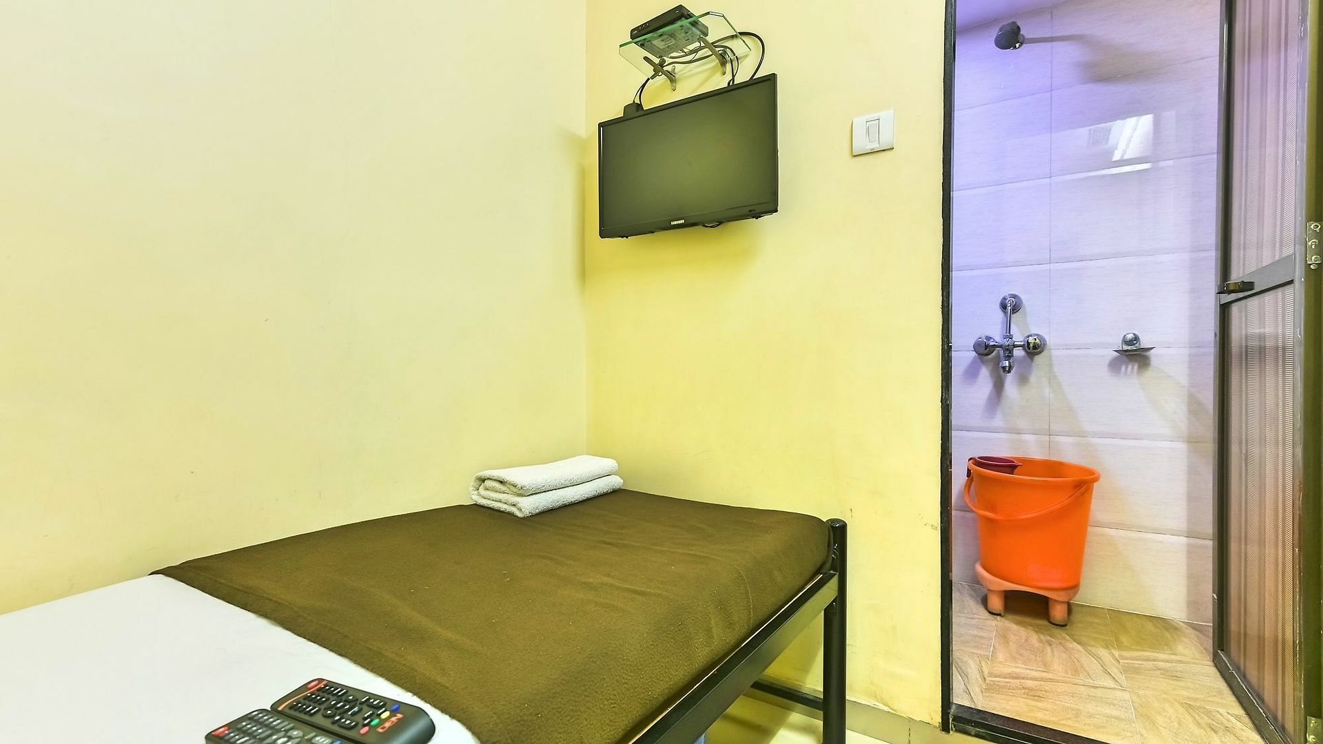 Decent 2* Mumbai