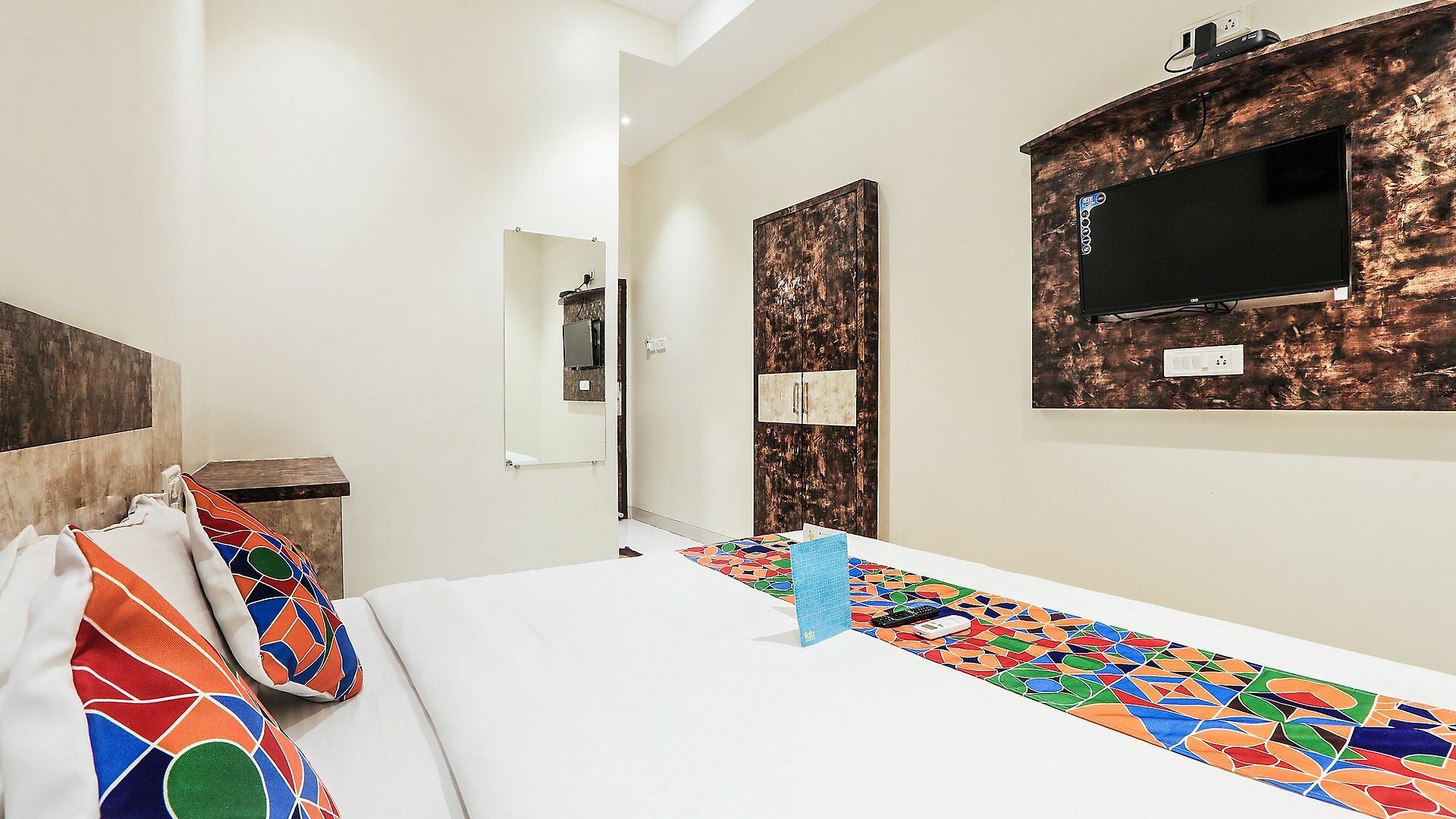 Fabhotel Embassy Grand