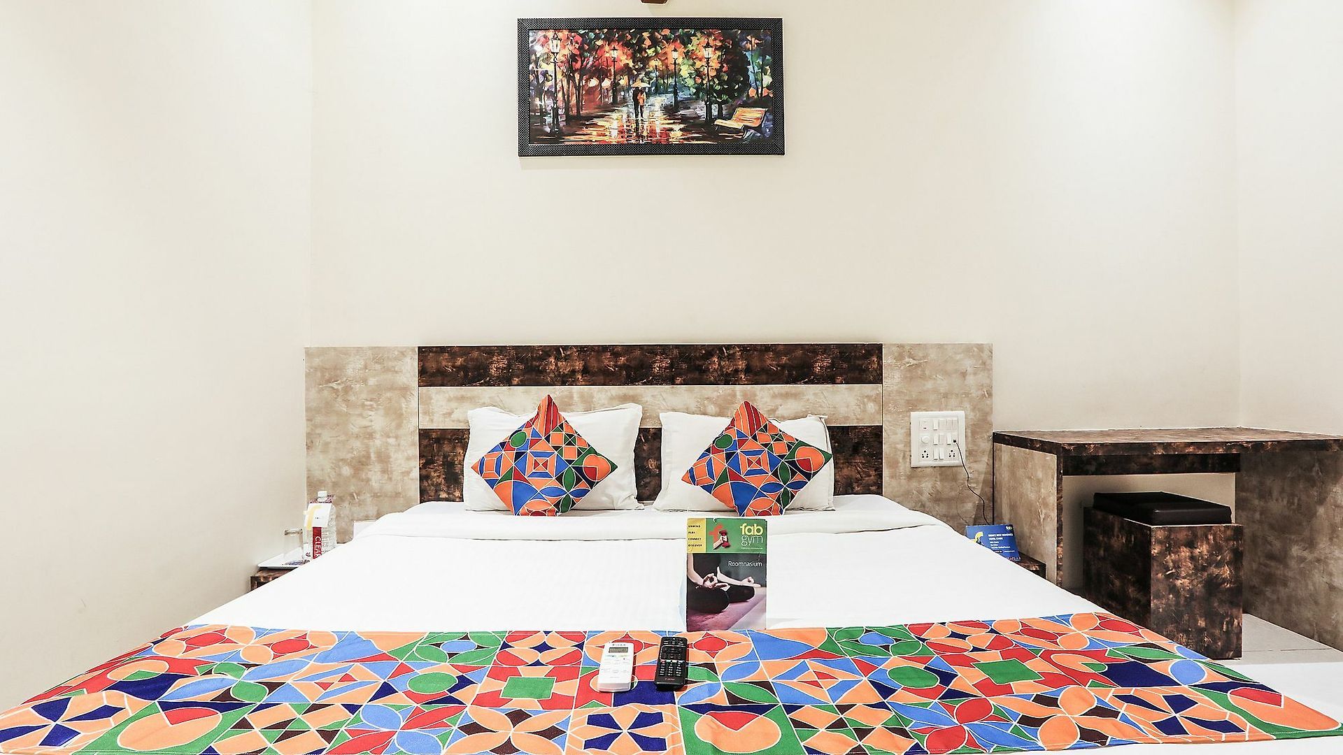 Fabhotel Embassy Grand