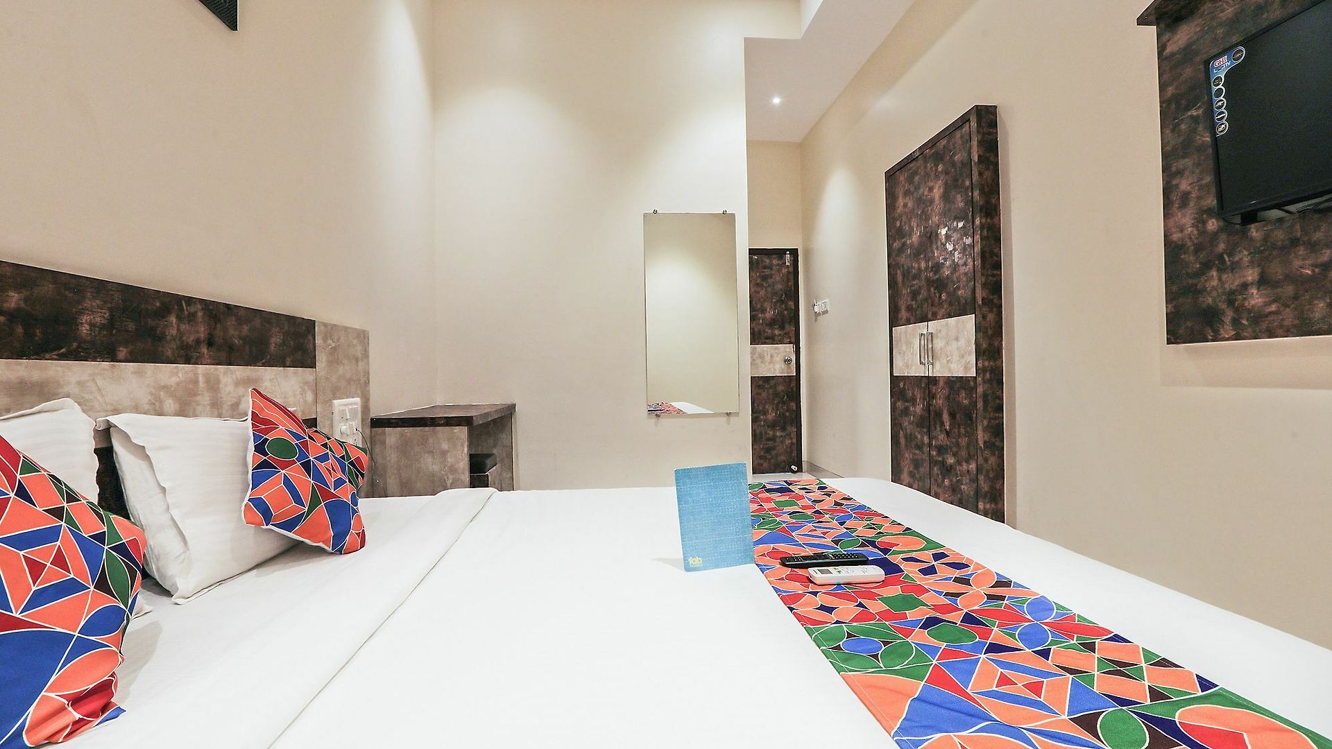 Hotel Fabhotel Embassy Grand Mumbai