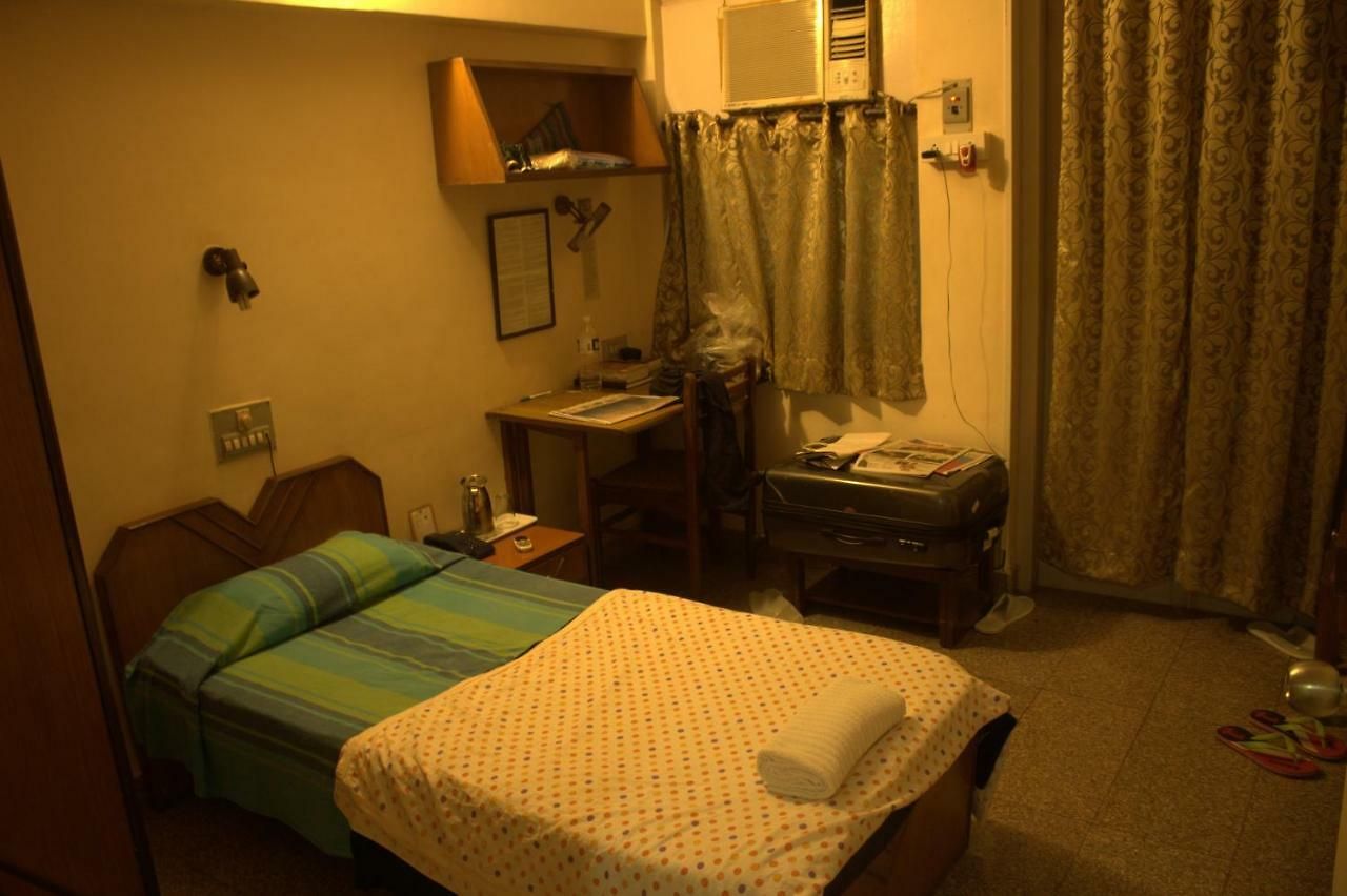 Hotel Ywca International Centre 3*