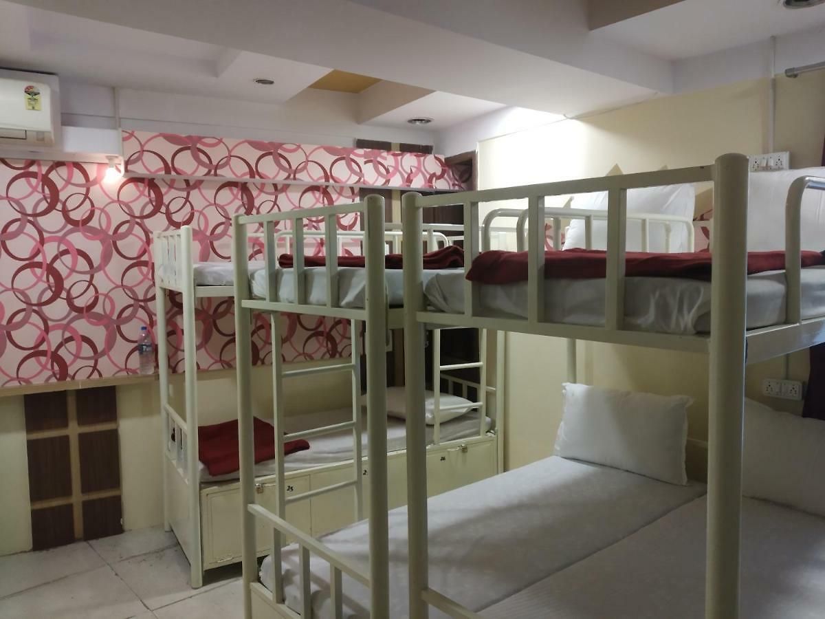 Hostel Bandra Only For Indian Male