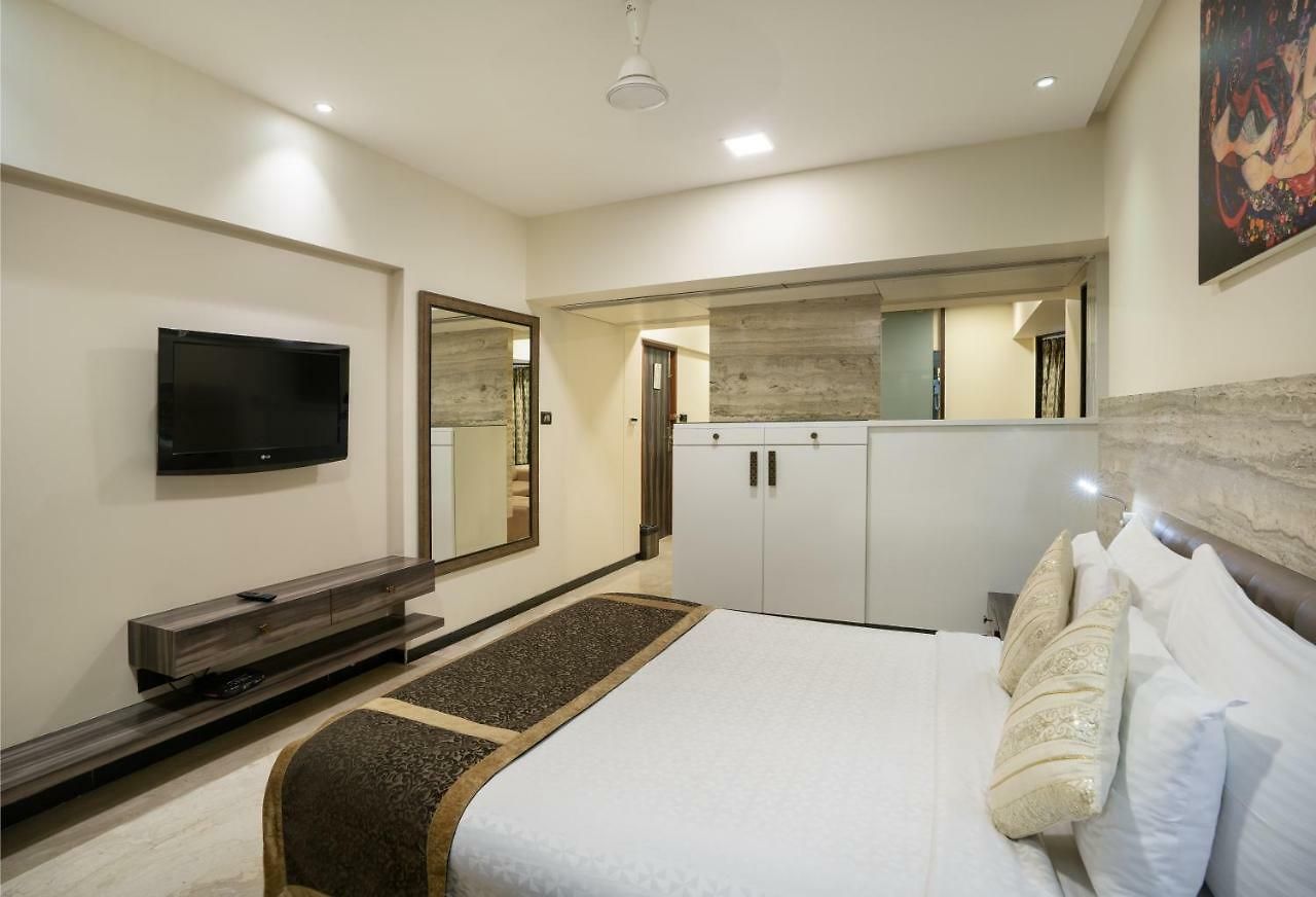 Executive Enclave Hotel 3*