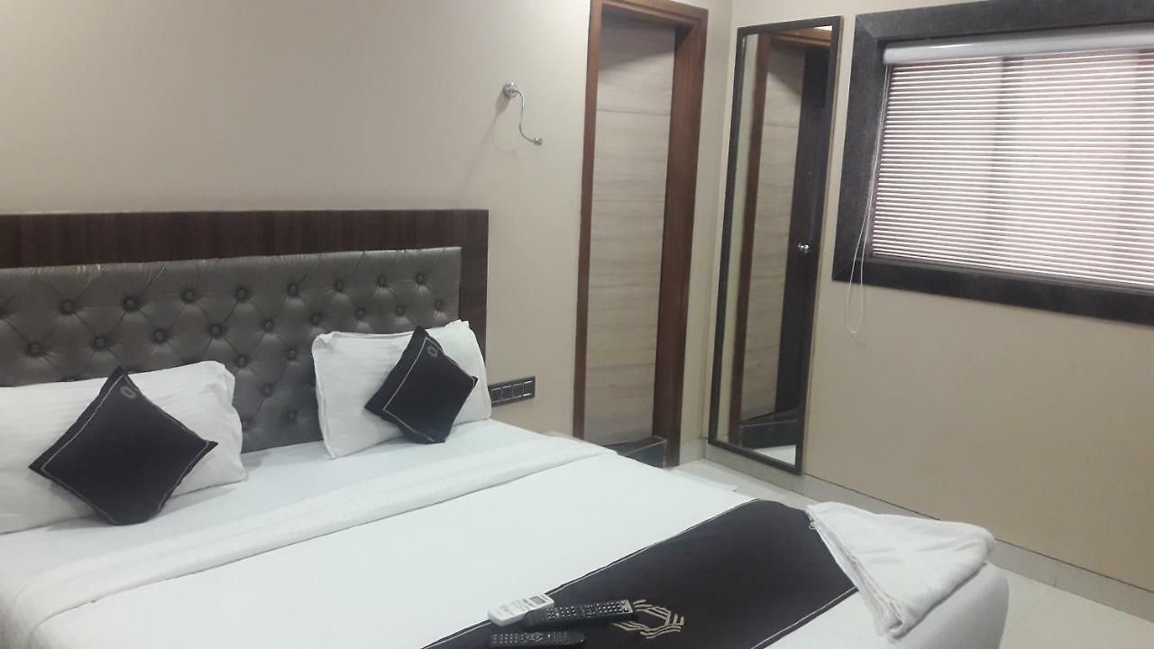Hotel Shine Hospitality 2*