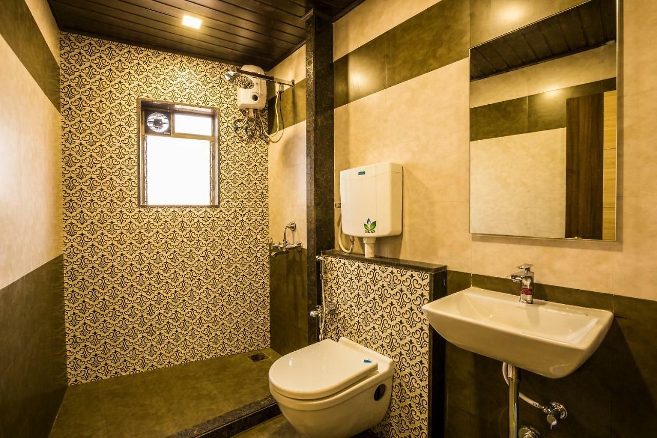 Golden Crown Hotel