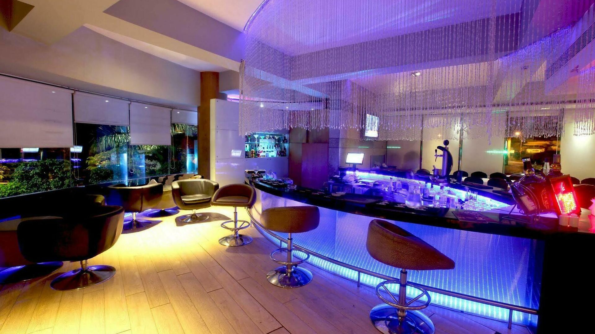 Peninsula Grand