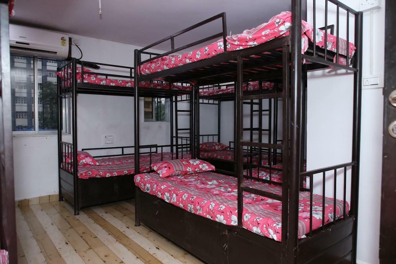 Hostel Royal Palace *