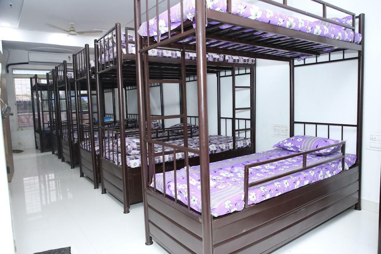 Hostel Royal Palace