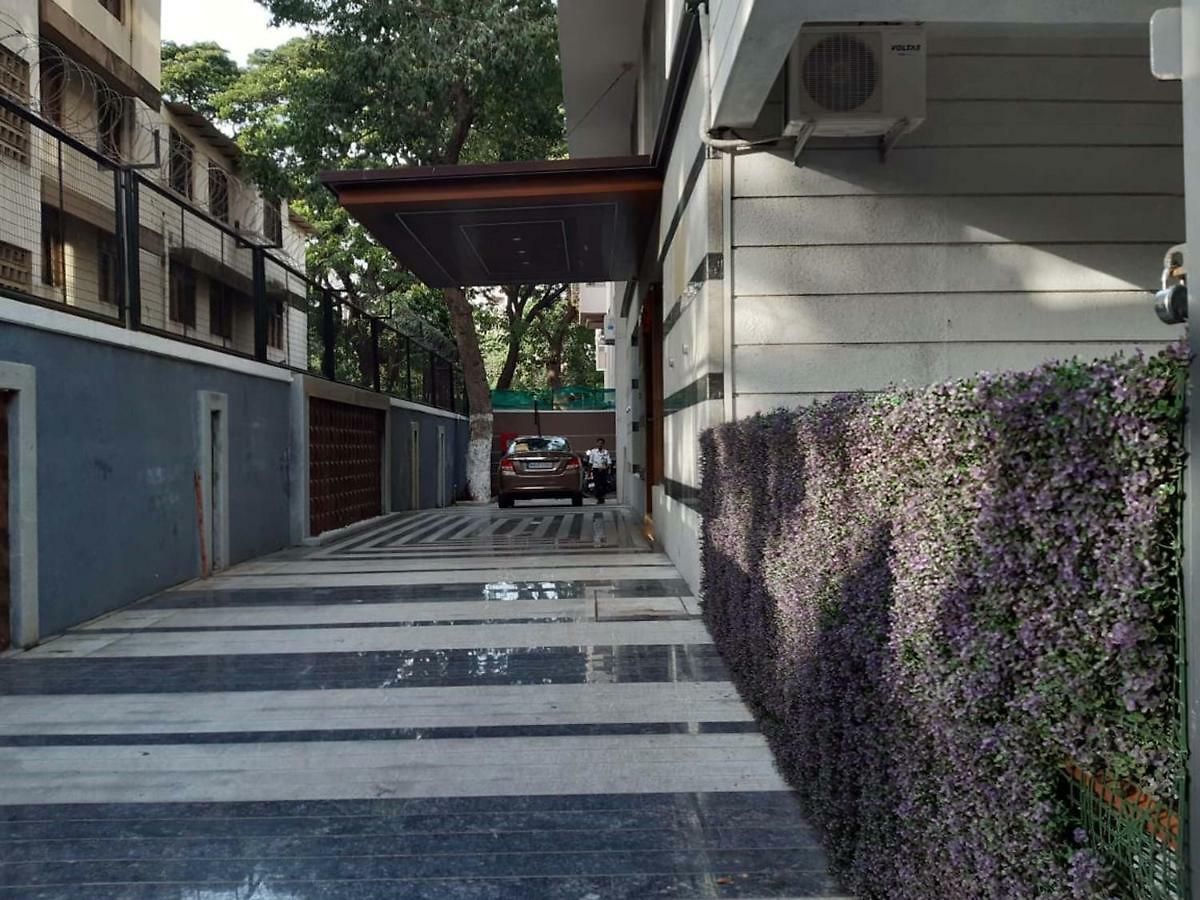 House Luxury Apartments, Santacruz East Mumbai