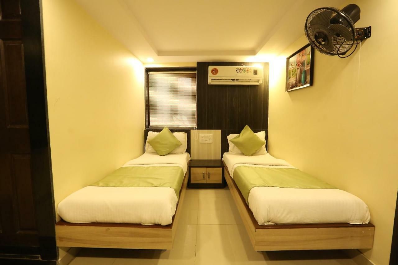 Hotel Happyland 3*
