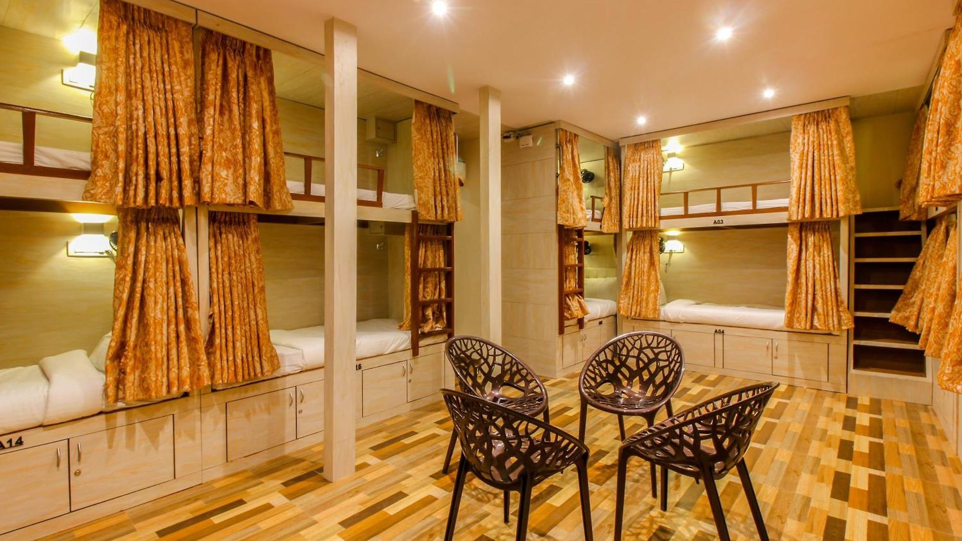 Hostel Blossom For Male And Female Mumbai