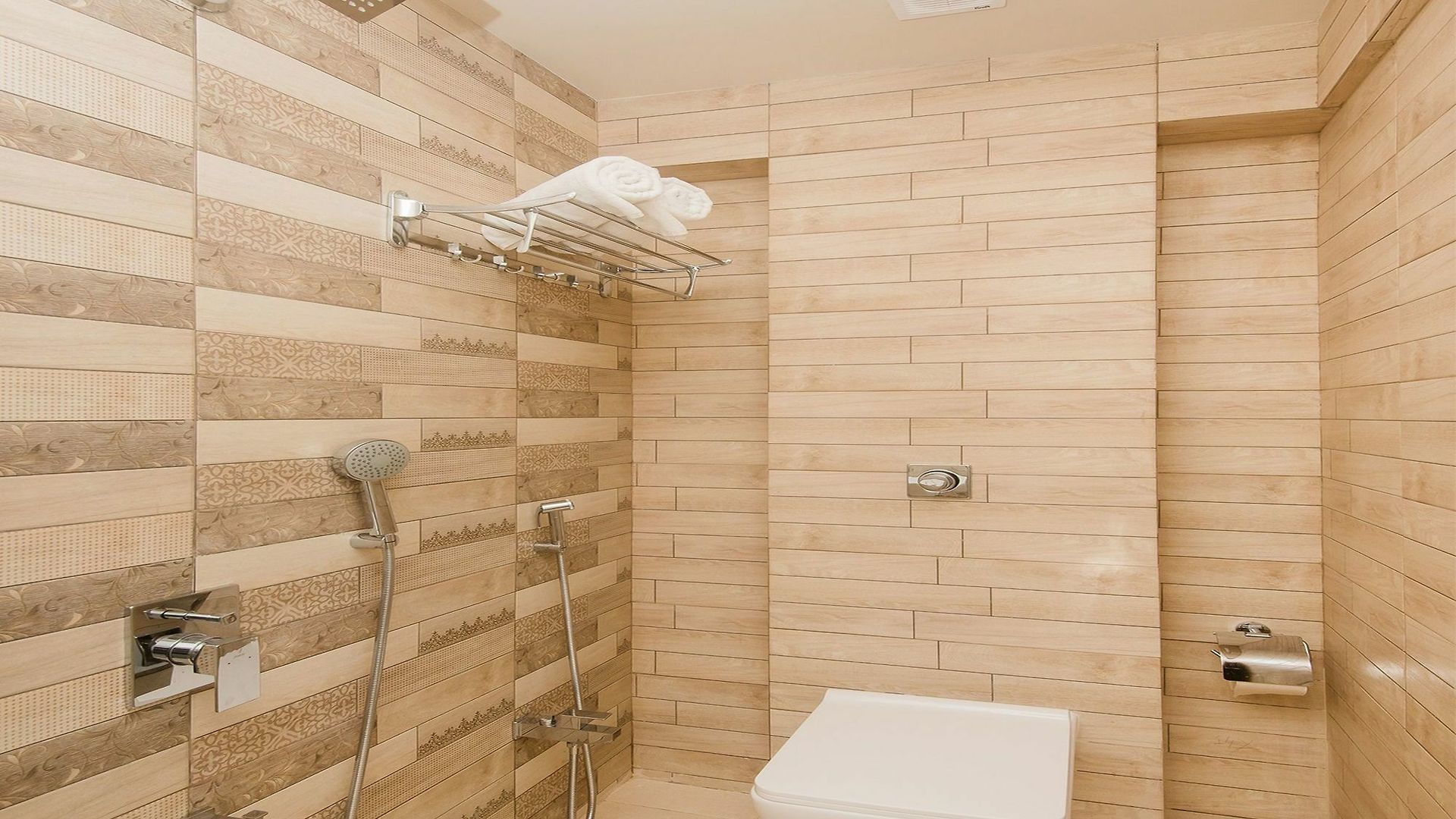 Fabhotel Veera Residency - Nr Airport 3*