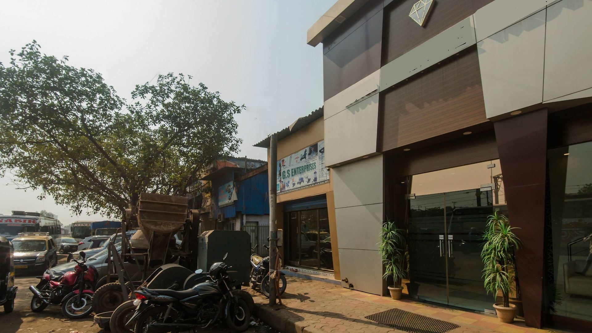 Palace Residency Near Lokmanya Tilak Terminus 2*