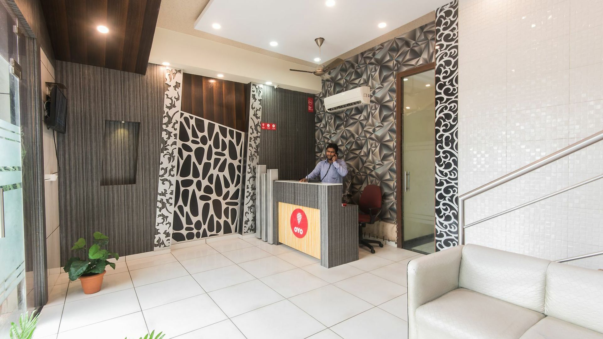 Palace Residency Near Lokmanya Tilak Terminus