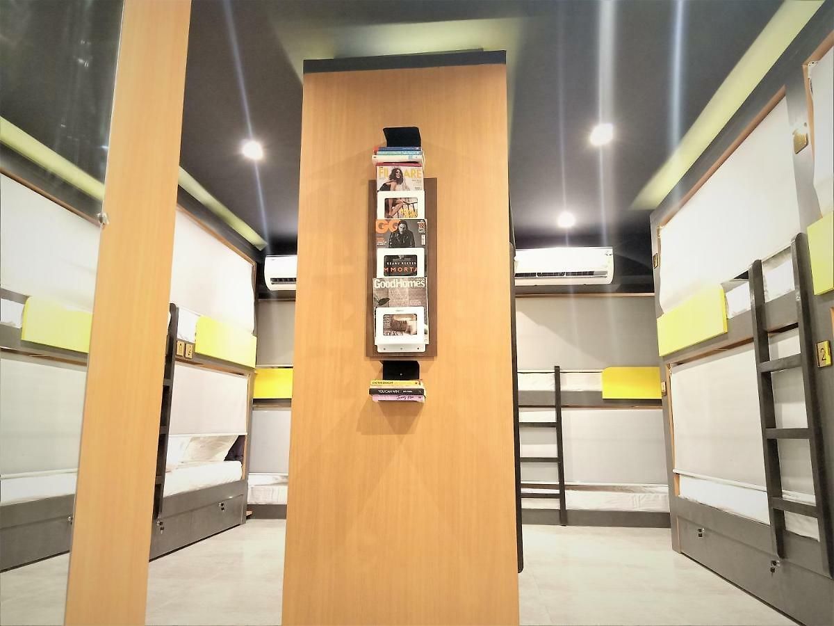Stayvilla Hostel *