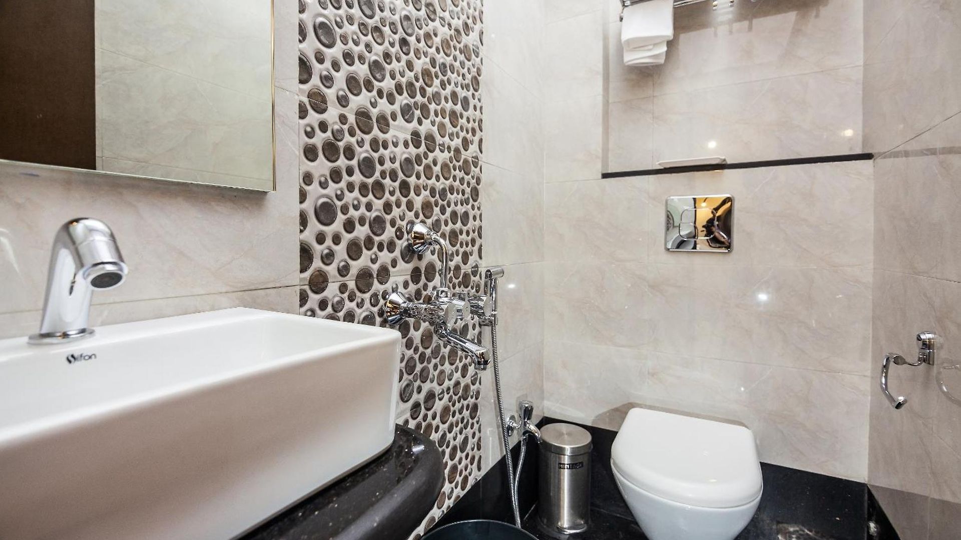 - Dadar Guest house
