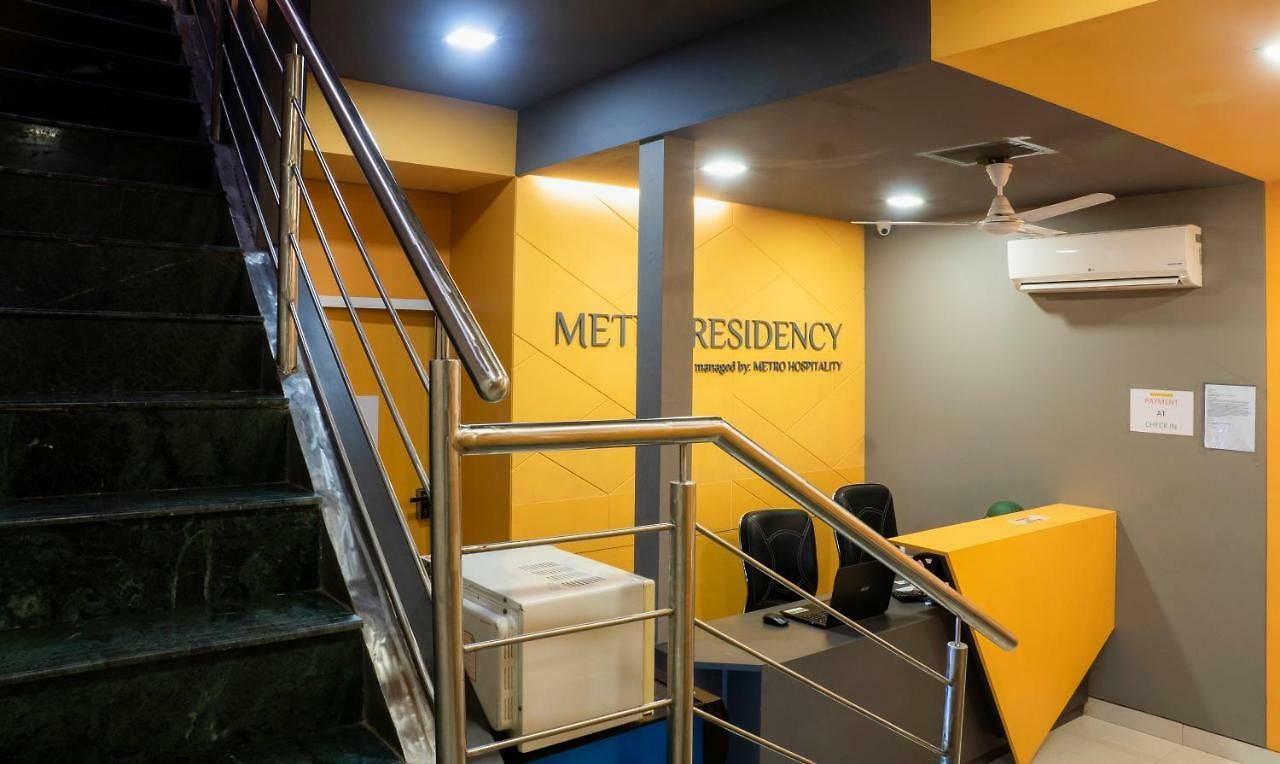 Oyo Flagship 13885 Metro Residency Hotel 3*