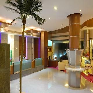 Peninsula Grand 4*