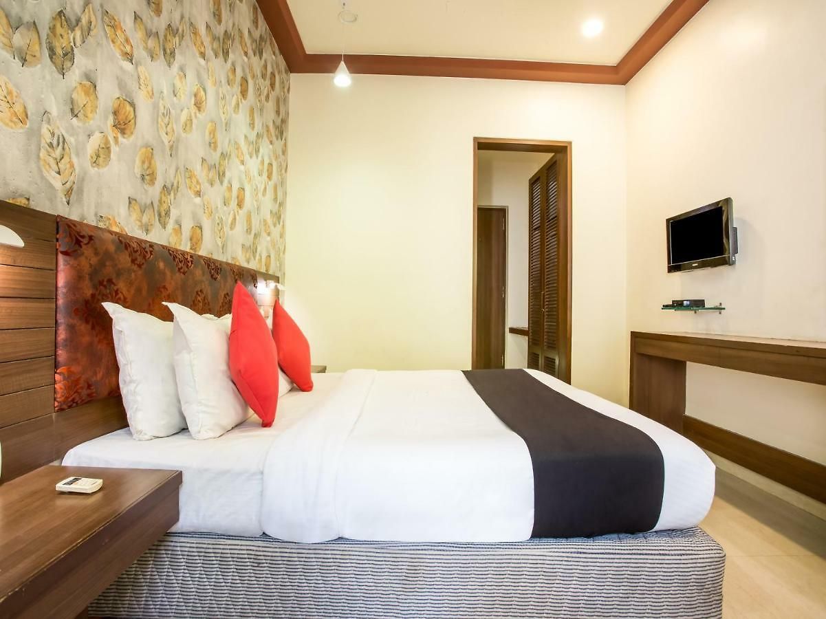 Capital O 36119 Royal Garden & Lawns Hotel Mumbai